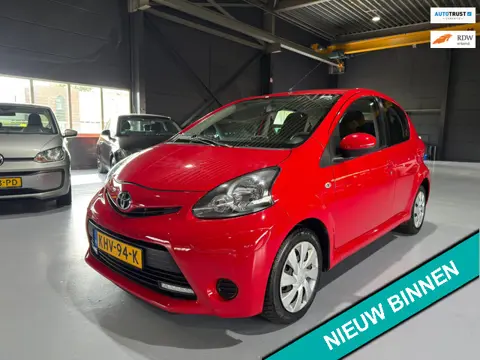 Toyota Aygo 1.0 VVT-i Aspiration Dealer onderhouden|Navigatie|Bleutooth