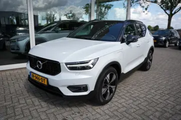 VOLVO XC40 1.5 T4 RECH R-DESIGN, Camera,Carplay, Harman Kardon