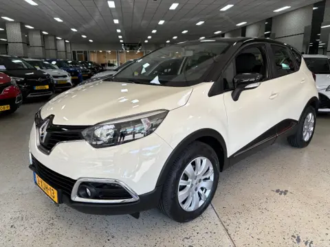 RENAULT CAPTUR TCE Navigatie PDC Airco NL auto NAP Keyless LM