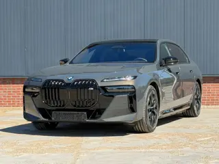 BMW 7-SERIE M760e xDrive M-Sport Skylounge  Bowers & Wilkins