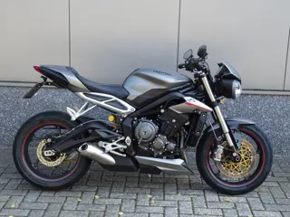 Triumph STREET TRIPLE RS 765 (bj 2017)