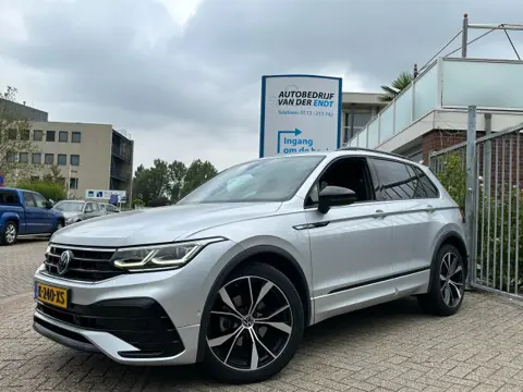 VOLKSWAGEN TIGUAN 1.5 TSI R-Line Business+  Trekhaak  Camera  20''  Black style  IQ light 