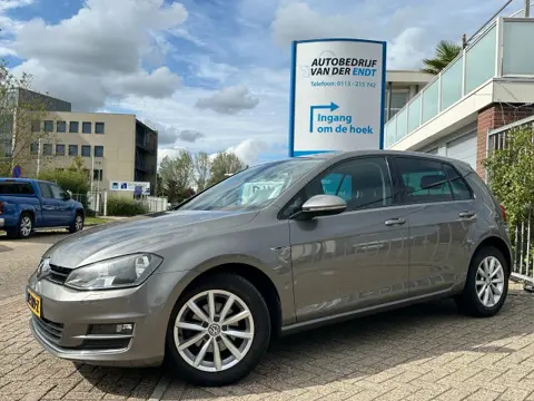 VOLKSWAGEN GOLF 1.2 TSI Lounge  Trekhaak  Parkeersensoren  elect. inklapbare spiegels 