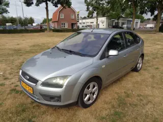 FORD FOCUS 1.6-16V AMBIENTE