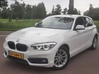 BMW 1-SERIE 118i 1.5 136pk Airco Cruise-control Navigatie Bluetooth 