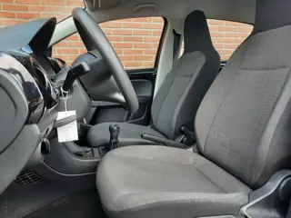 Foto 17 van VOLKSWAGEN UP 1.0 BMT Move 60pk Airco