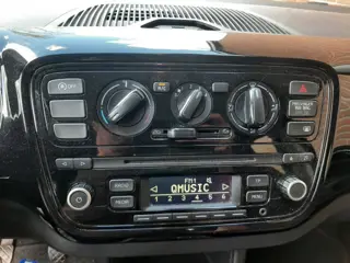 Foto 14 van VOLKSWAGEN UP 1.0 BMT Move 60pk Airco