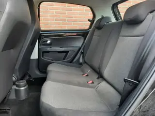 Foto 13 van VOLKSWAGEN UP 1.0 BMT Move 60pk Airco