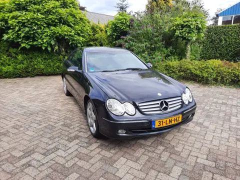 MERCEDES-BENZ 200 