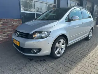 VOLKSWAGEN GOLF 1.4 TSI HIGHLINE.  TREKHAAK.  Prijs is ALL.IN.