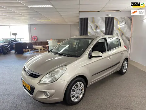 Hyundai I20 1.2i i-Motion Apk Nieuw,2e eigenaar,Airco,E-Ramen,N.A.P,Trekhaak,5Deurs,2sleutels,Topsta
