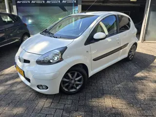 Toyota Aygo 1.0-12V Dynamic Navigator | AUTOMAAT | 2E EIGENAAR | 3/6 OF 12MND GARANTIE | AIRCO | LMV