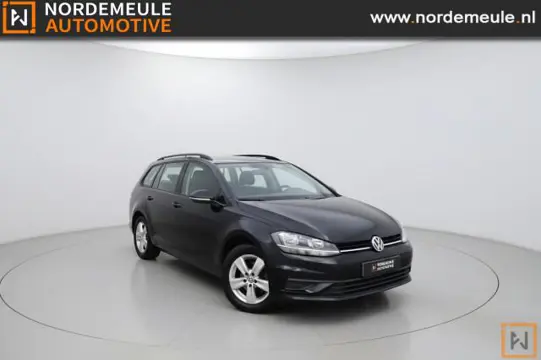 VOLKSWAGEN GOLF 1.0 TSI Comfortline, Navi, PDC, AUT