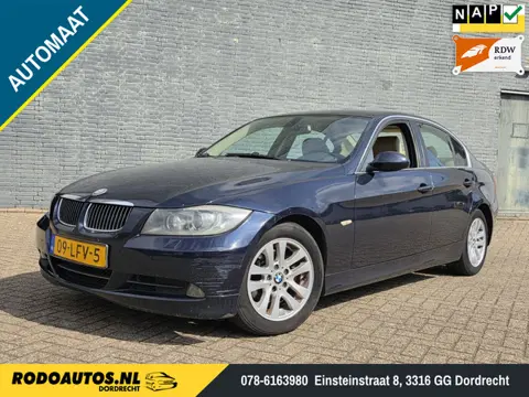 BMW 3-serie 325i Dynamic Exective Leder APK 04-27 ✅
