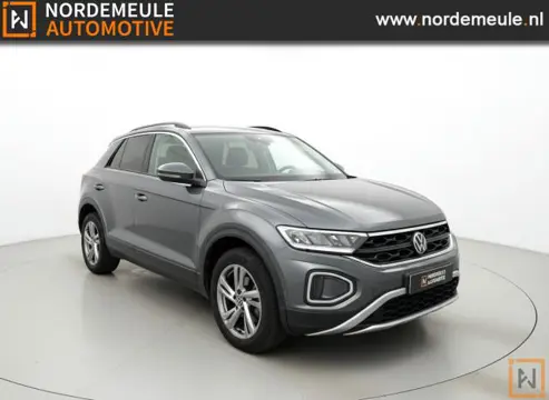 VOLKSWAGEN T-ROC 1.0 TSI LIFE. CARPLAY, ACC, NAVI