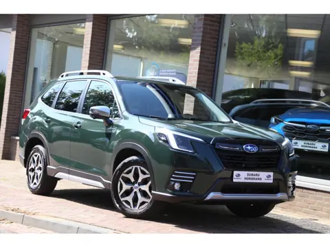 Subaru Forester 2.0i e-BOXER Luxury Navi Camera ACC LED