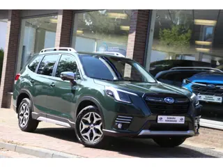 Subaru Forester 2.0i e-BOXER Luxury Navi Camera ACC LED
