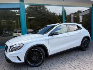 MERCEDES-BENZ GLA-KLASSE GLA 200  SPORT NIGHT LED, Xenon, Navi, Cruise, 19Inch