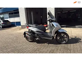 Piaggio Scooter 400 Beverly S HPE Akrapovic uitlaat 1e eigenaar 1657km !!!