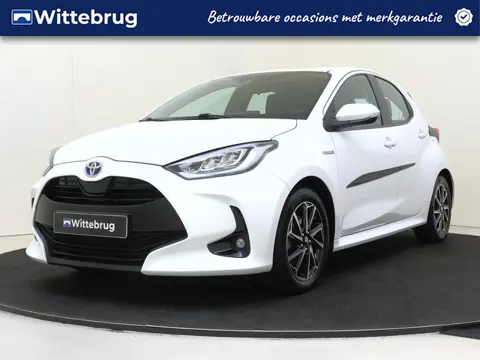 Toyota Yaris 1.5 Hybrid Dynamic | Carplay | Camera | Climate Control | Bi Color LMV |
