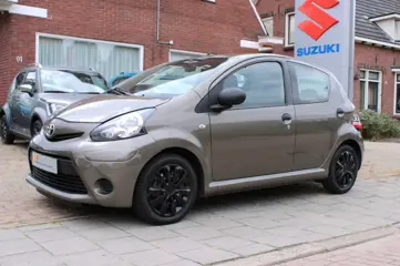 TOYOTA AYGO 1.0 VVT-I NOW / Trekhaak / Airco / Rijklaarprijs