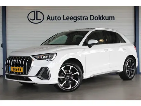 Audi Q3 35 TFSI S-Line Edition Trekhaak | Pano | Carplay | LED | Privacy glass | Sportstoelen | Blue