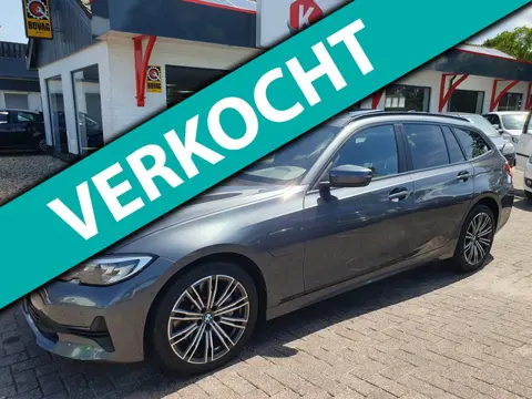 BMW 3-serie Touring 330e Business Edition Plus Pano/Leer BJ 2022