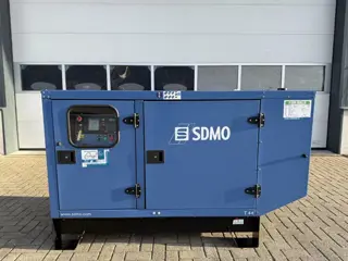 SDMO T44C3 Mitsubishi 44 kVA Silent generatorset Stage 3A