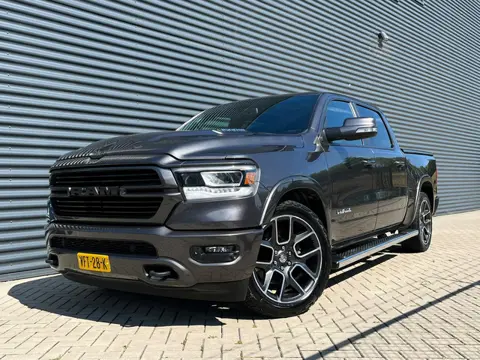 Dodge Ram 1500 5.7 V8 4x4 Crew Cab Laramie | Luchtvering | Pano | 22"LMV | Full Options |