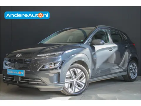 Hyundai KONA EV Fashion 64 kWh |100% SoH|dealer onderhouden|stoelverwarming|