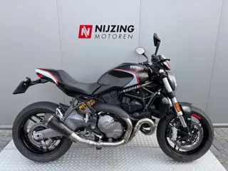 DUCATI MONSTER 821 Stealth Black -