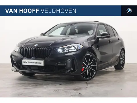 BMW 1 Serie 120i M Sport Automaat / Trekhaak / Panoramadak / M Sportstoelen / Comfort Access / Achte