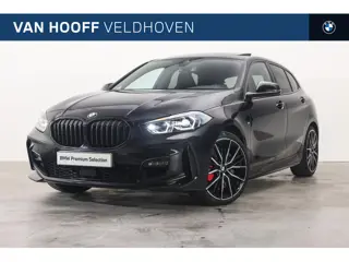 BMW 1 Serie 120i M Sport Automaat / Trekhaak / Panoramadak / M Sportstoelen / Comfort Access / Achte
