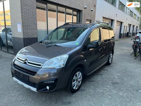 Citroen Berlingo 1.2 PureTech Feel! 111 DKM! Boekjes! Airco!