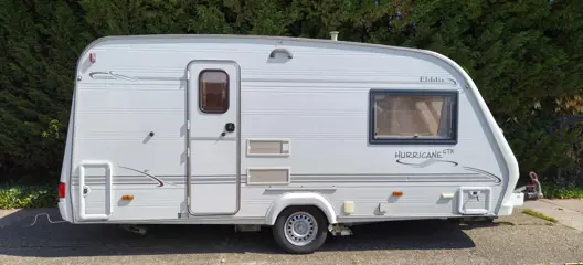 Elddis Hurricane 470 enkele bedden badkamer mover,Gas boiler