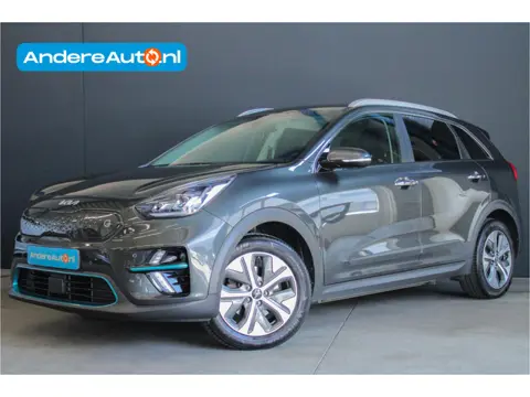 Kia e-Niro ExecutiveLine 64 kWh |100% SoH|warmptepomp|trekhaak|dealer onderhouden|leder|elektrische 