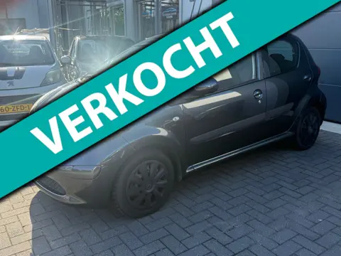 Toyota Aygo 1.0 AIRCO | ELEKTR PAKKET | CARPLAY | NIEUWE APK |