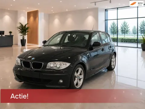 BMW 1-serie 118i 5D Automaat ( Zomer Actie t/m €500,- korting! ) Nw APK full Leder Velgen Elek.ramen