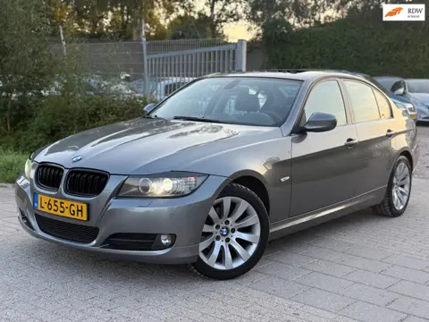 BMW 3-serie 320i AIRCO CRUISE LEDER NAVI PANO PDC XENON