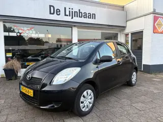Toyota Yaris 1.0 VVTi +