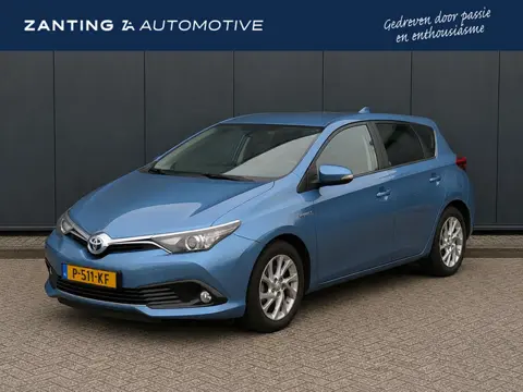 Toyota Auris 1.8 Hybrid Dynamic | Trekhaak | Camera | 4-Season banden | Netjes Onderhouden! | Climat