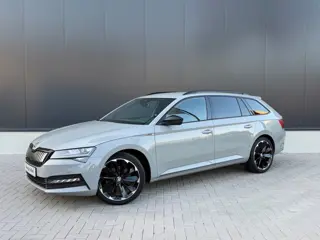 Škoda Superb Combi 1.4 TSI iV Sportline - Navi - Memory Sportstoelen - Camera - Stoel-stuurverwarmin