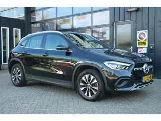 Mercedes-Benz GLA 180 Business Solution Automaat | MBUX | Trekhaak | Camera | NL-Auto