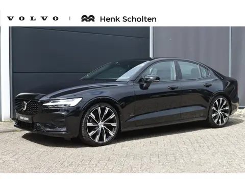 Volvo S60 B4 Plus Dark | Harman Kardon Premium Sound | 20'' lichtmetalen velgen | Elektrisch verstel