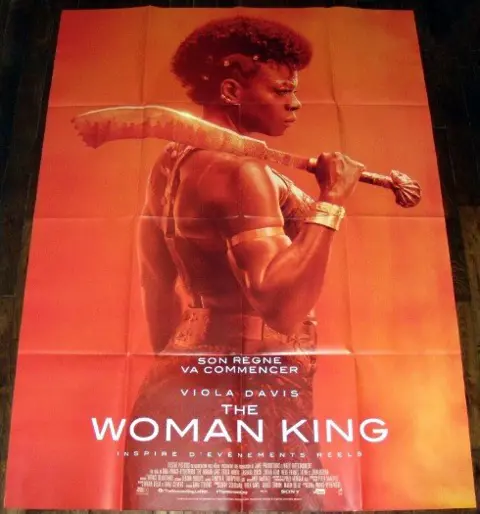 THE WOMAN KING filmposter.