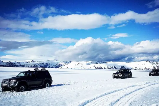 Superjeep tocht op Vatnajökull gletsjer