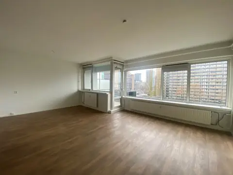 Woning aan de Kruiskade te Rotterdam