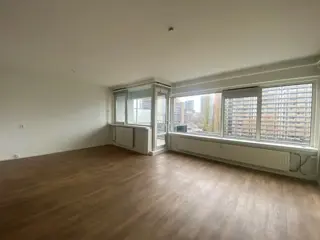 Woning aan de Kruiskade te Rotterdam