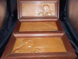 3 Art Deco Wandplaquettes - Hermes, De Arbeider en Filosoof