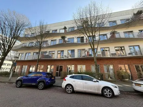 Woning aan de President Kennedyplantsoen te Amsterdam